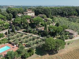 Villa in Siena With Pool and Tuscan Views