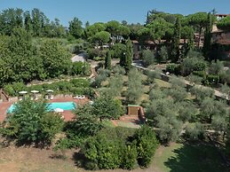 Villa in Siena With Pool and Tuscan Views