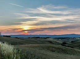 Villa in Siena With Pool and Tuscan Views