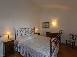 Villa in Siena With Pool and Tuscan Views