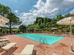 Villa in Siena With Pool and Tuscan Views