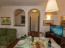 Villa in Siena With Pool and Tuscan Views
