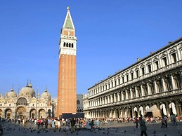 Unique Apartment in Venice near Befed Brew Pub