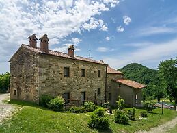 Tranquil Farmhouse in Sestino