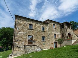 Tranquil Farmhouse in Sestino