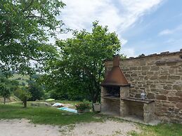 Tranquil Farmhouse in Sestino