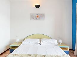 Apartment in Oggebbio With Sea View Terrace