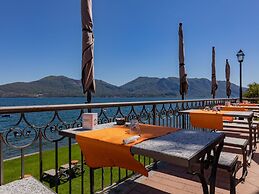 Apartment in Oggebbio With Sea View Terrace