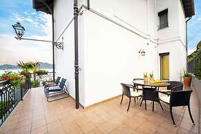 Apartment in Oggebbio With Sea View Terrace