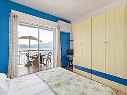 Apartment in Oggebbio With Sea View Terrace