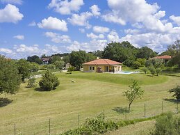 Villa in Sorici With Private Pool