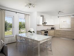 Villa in Sorici With Private Pool