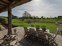 Bertrix Charming 2-bedroom Holiday Home