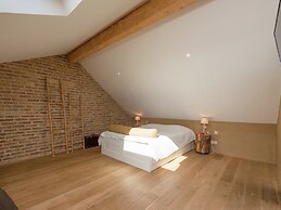 Bertrix Charming 2-bedroom Holiday Home