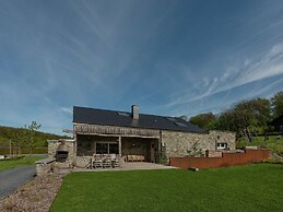 Bertrix Charming 2-bedroom Holiday Home