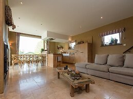 Bertrix Charming 2-bedroom Holiday Home
