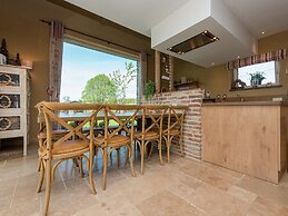 Bertrix Charming 2-bedroom Holiday Home