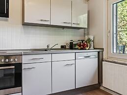 Charming Apartment Near the Forest and River