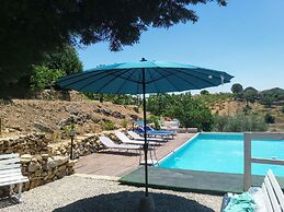 Villa in Nissoria With Private Pool