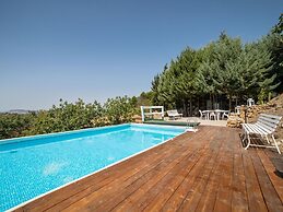 Villa in Nissoria With Private Pool