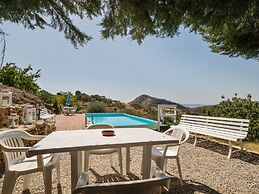 Villa in Nissoria With Private Pool
