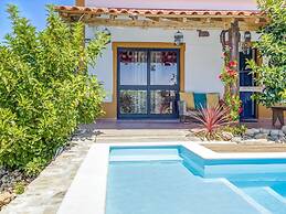 Carcavelos Villa With Pool