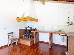 Carcavelos Villa With Pool