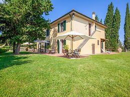 Serene Apartment in Orciatico
