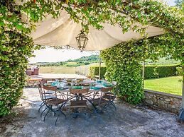 Serene Apartment in Orciatico