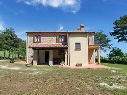 Villa in Tavoleto With Pool