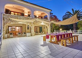 Villa in Pozzallo Near Sandy Beaches
