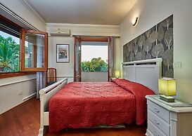 Villa in Pozzallo Near Sandy Beaches