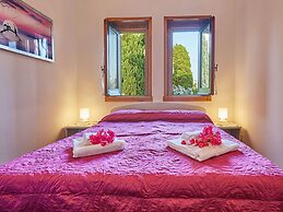 Villa in Pozzallo Near Sandy Beaches