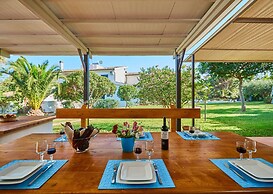 Villa in Pozzallo Near Sandy Beaches