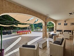 Villa in Pozzallo Near Sandy Beaches