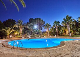 Villa in Pozzallo Near Sandy Beaches