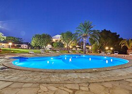 Villa in Pozzallo Near Sandy Beaches