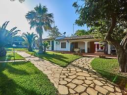 Villa in Pozzallo Near Sandy Beaches