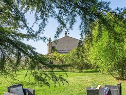Lavish Home in Fermo With Pool