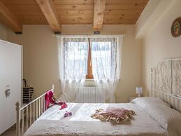 Villa in Pergola With Pool and Beach Nearby