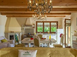 Villa in Pergola With Pool and Beach Nearby