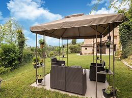 Nature Home With Pool & Garden
