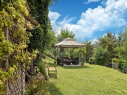 Nature Home With Pool & Garden