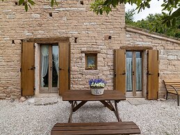 Nature Home With Pool & Garden