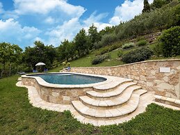 Nature Home With Pool & Garden