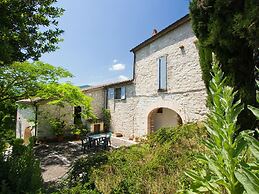 Romantic Countryside Getaway