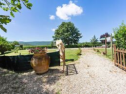 Cozy Stay With Scenic Views