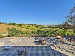 Villa w/ Wine Tours Near Beach