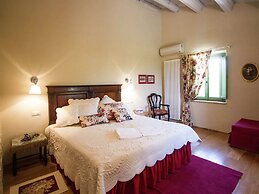 Villa w/ Wine Tours Near Beach