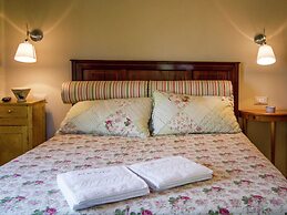 Villa w/ Wine Tours Near Beach